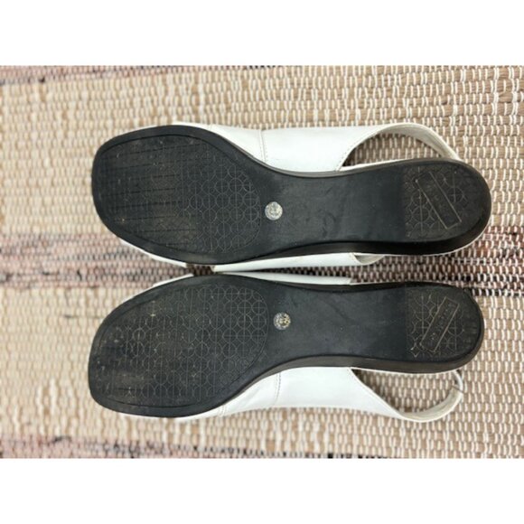 Cabin Creek Ladies 8M White Slingback Flats With Knot Design - Picture 5 of 7